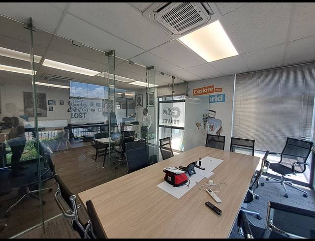 146M² OFFICE TO LET IN SANDHURST